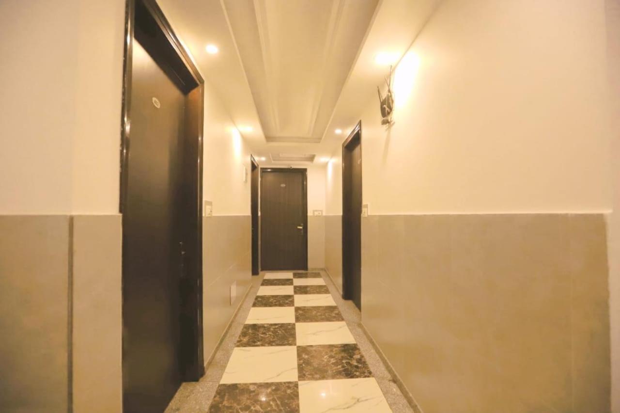 Hotel Almora Sky Near By Delhi International Airport With - Free Airport Pickup And Drop Nova Deli Exterior foto