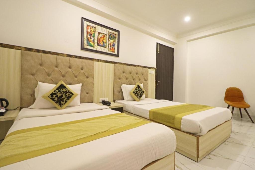 Hotel Almora Sky Near By Delhi International Airport With - Free Airport Pickup And Drop Nova Deli Exterior foto