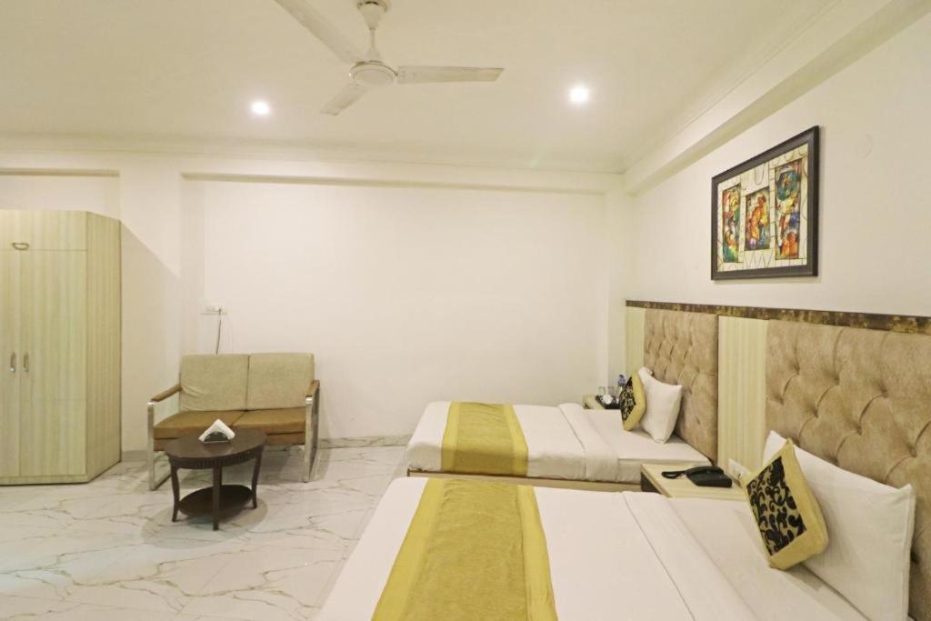 Hotel Almora Sky Near By Delhi International Airport With - Free Airport Pickup And Drop Nova Deli Exterior foto