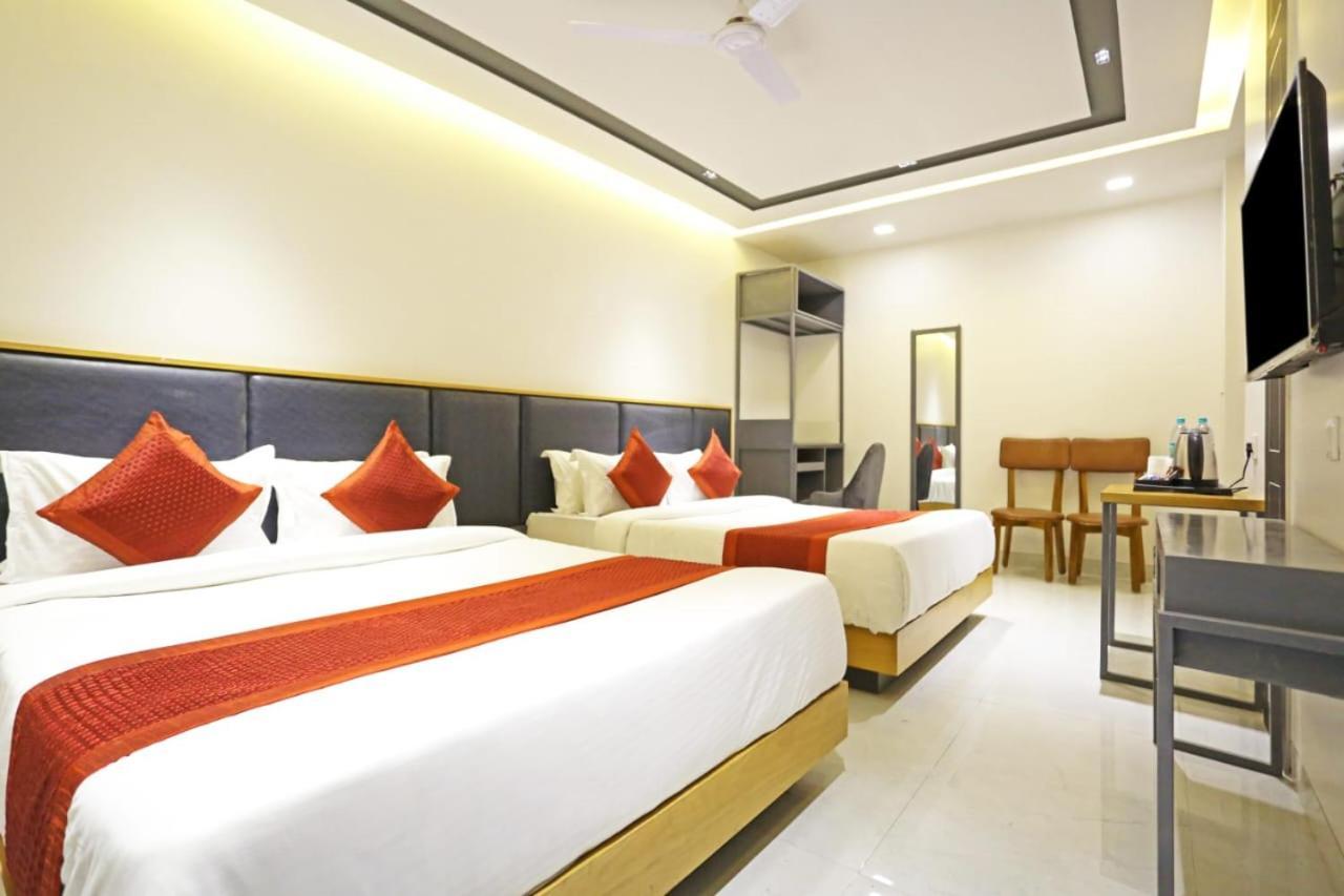 Hotel Almora Sky Near By Delhi International Airport With - Free Airport Pickup And Drop Nova Deli Exterior foto
