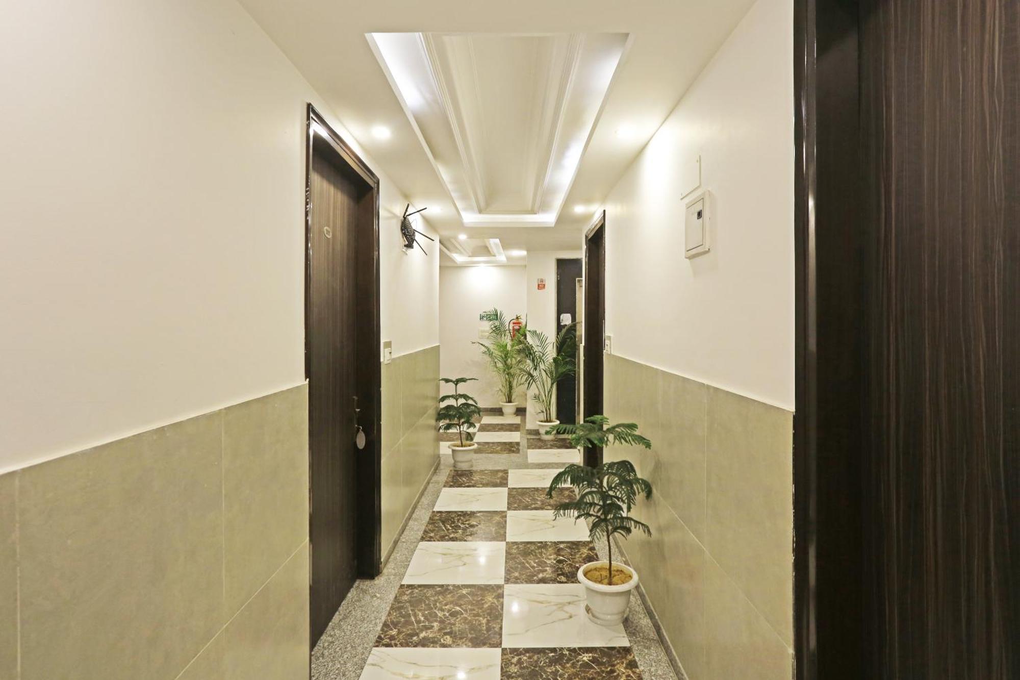 Hotel Almora Sky Near By Delhi International Airport With - Free Airport Pickup And Drop Nova Deli Exterior foto