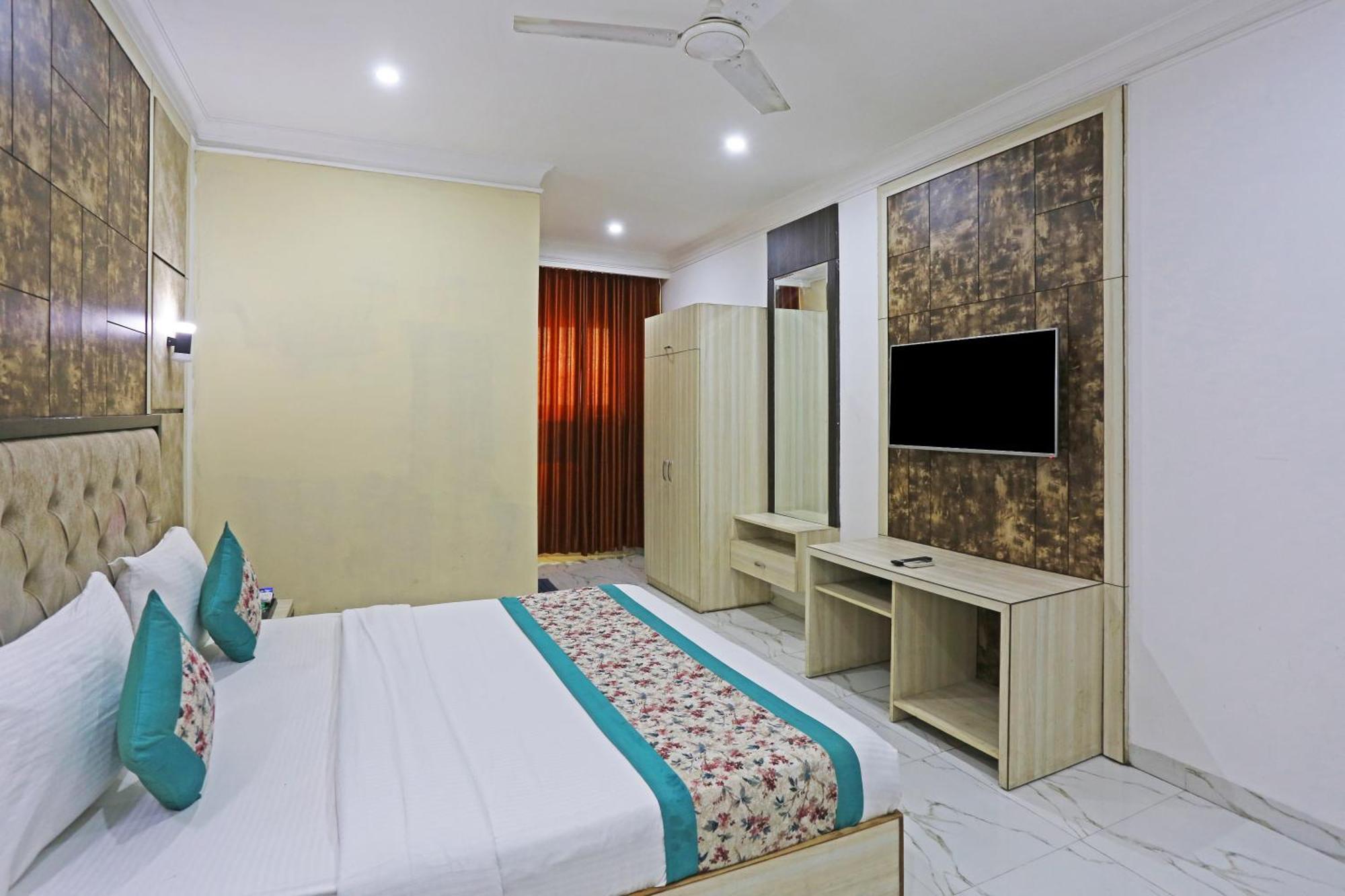 Hotel Almora Sky Near By Delhi International Airport With - Free Airport Pickup And Drop Nova Deli Exterior foto