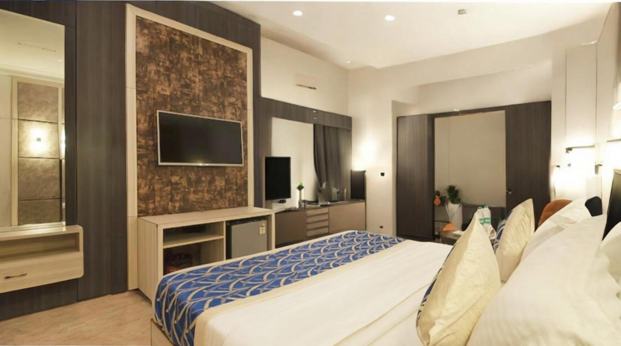 Hotel Almora Sky Near By Delhi International Airport With - Free Airport Pickup And Drop Nova Deli Exterior foto